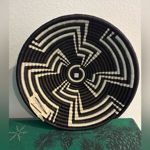 HANDWOVEN RAWANDAN “TABA” BASKET